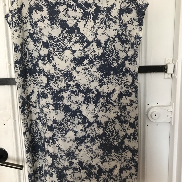 Club Monaco 100% Silk Shift Dress Allover print - Picture 3 of 6